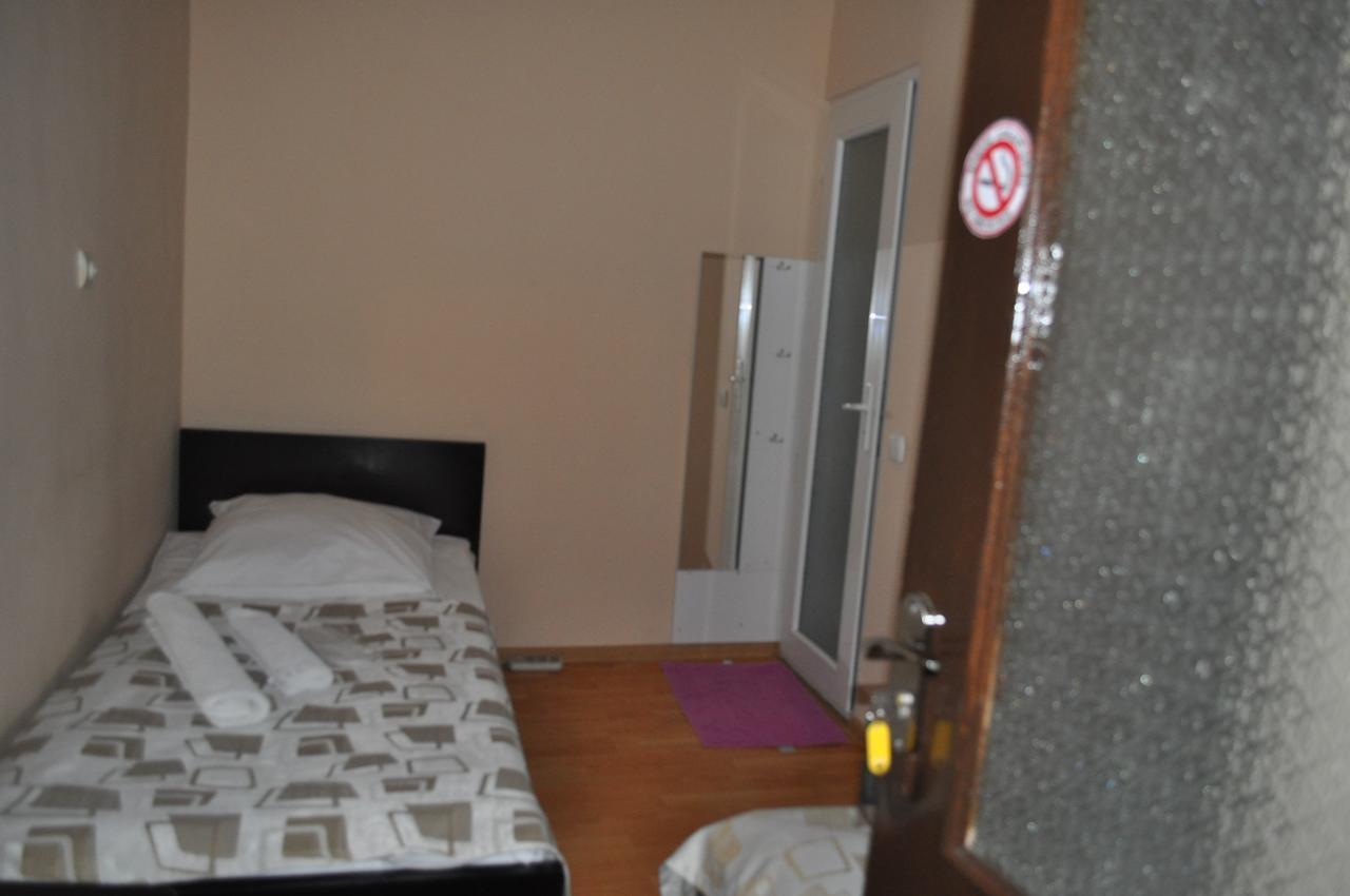 Hotel Your Comfort Τυφλίδα Δωμάτιο φωτογραφία