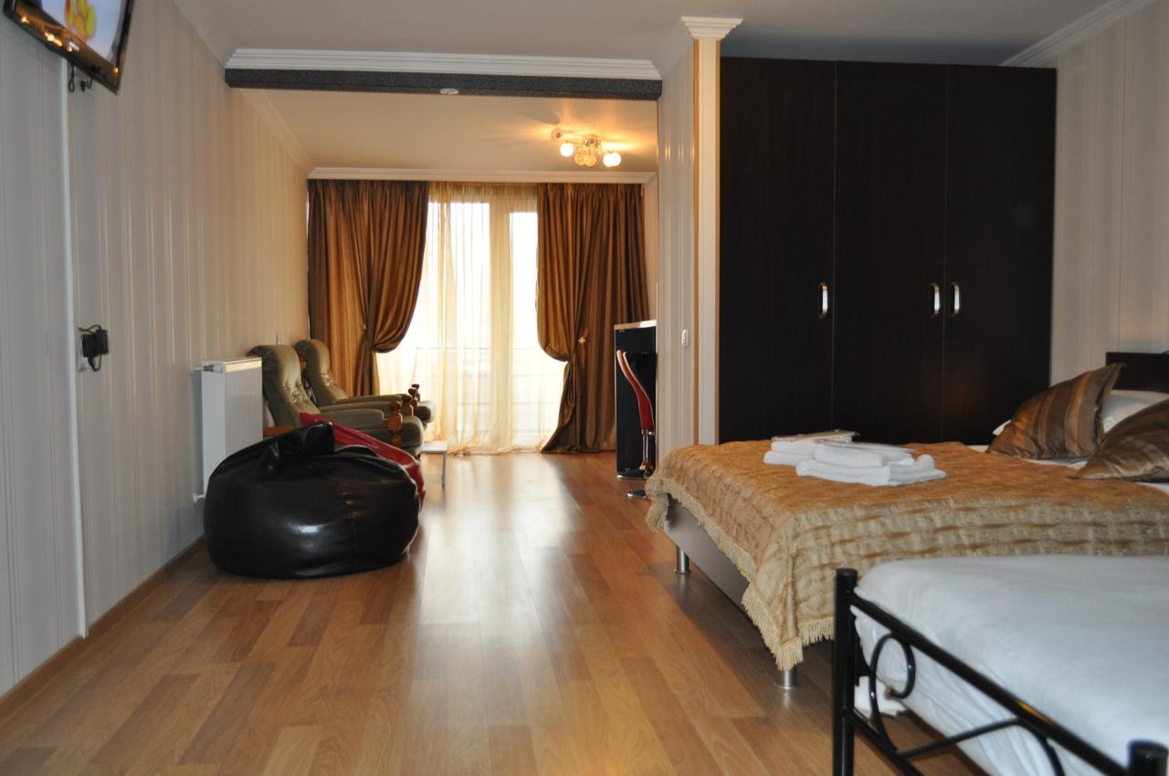 Hotel Your Comfort Τυφλίδα Εξωτερικό φωτογραφία